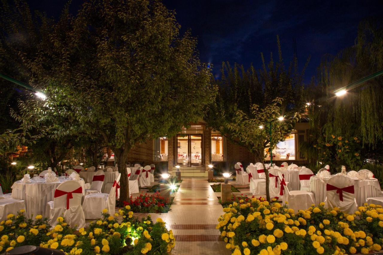 The Orchard Retreat & Spa Srīnagar Exteriör bild